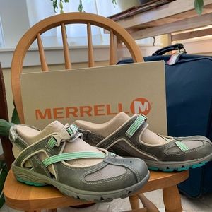 NIB Merrell Sandals